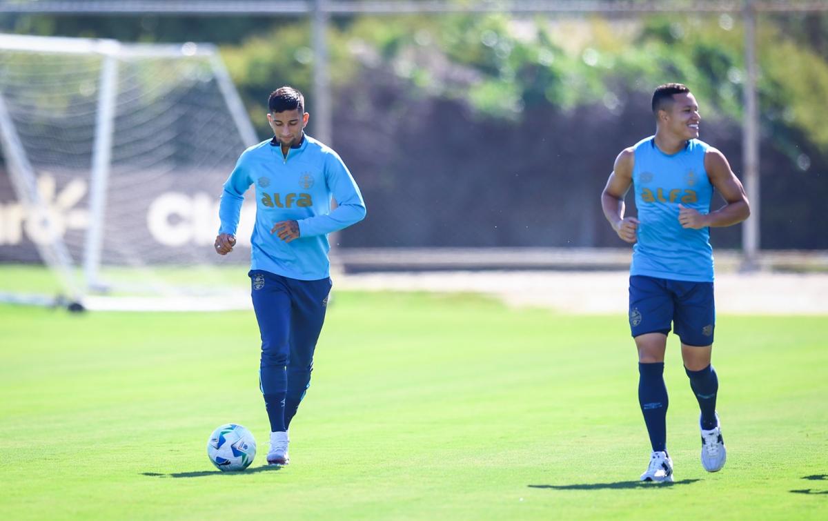 GREMIO TREINA AINDA COM TÉCNICO INTERINO