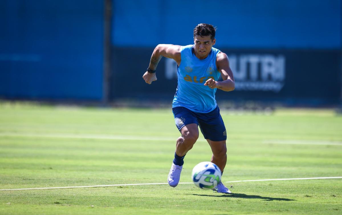 GREMIO TREINA SEM BRAITHWAITE, LESIONADO