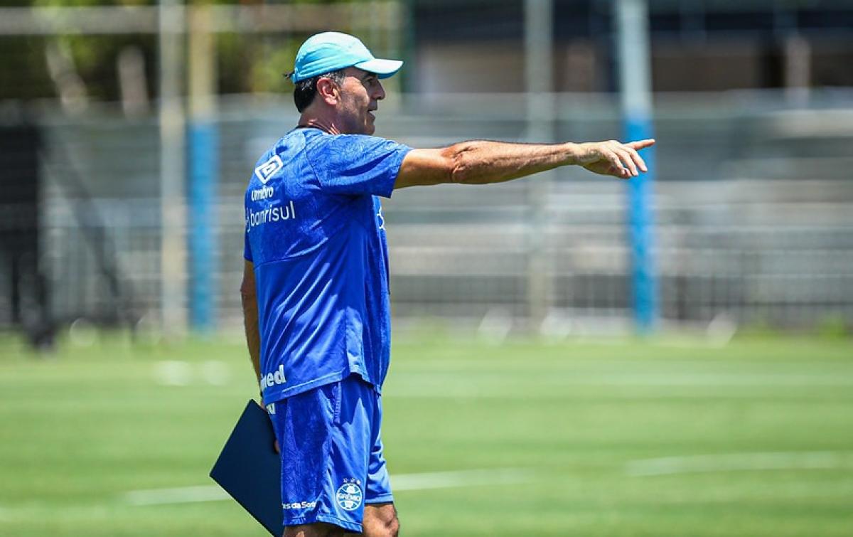 GRÊMIO RETOMA TREINAMENTOS NA MANHÃ DESTE DOMINGO