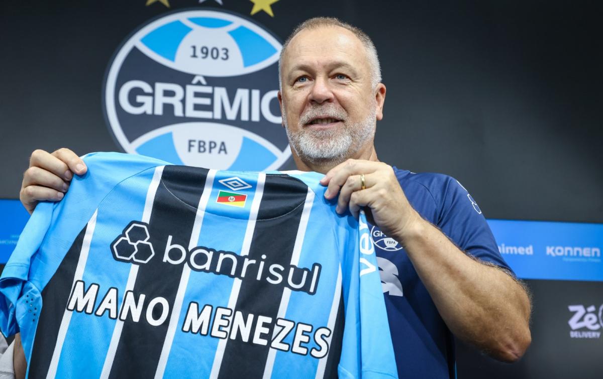 MANO COMANDA TREINAMENTO E É APRESENTADO EM COLETIVA