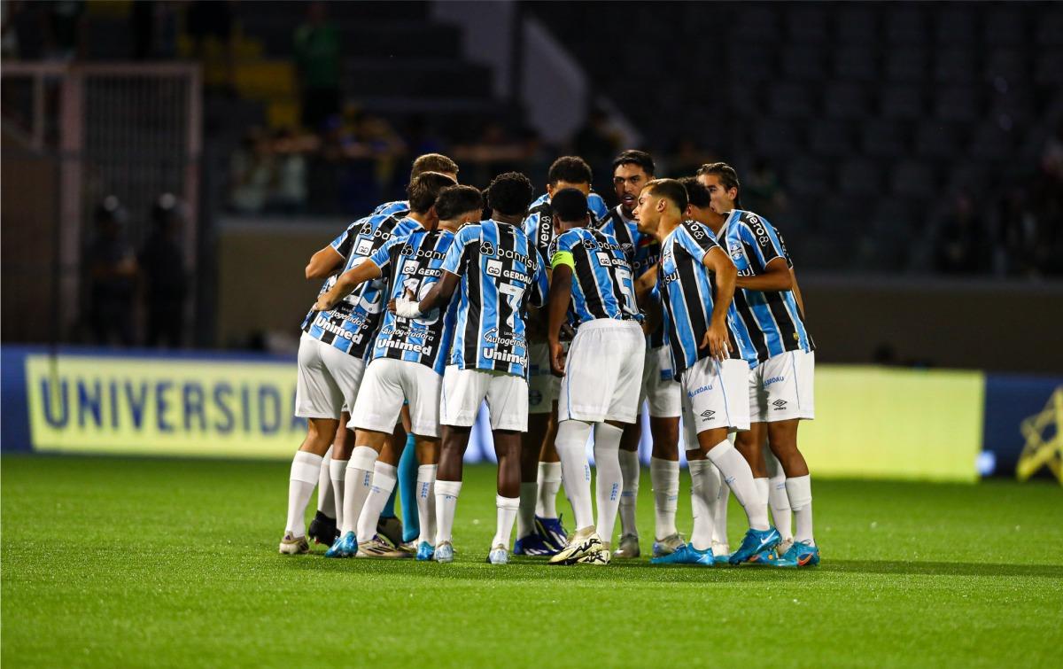 GRÊMIO BATE PALMEIRAS E VAI PARA A SEMIFINAL DA COPINHA